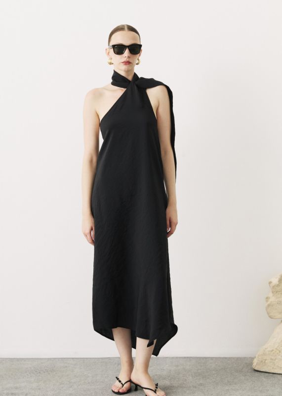 DRESS WITH NECK DETAIL