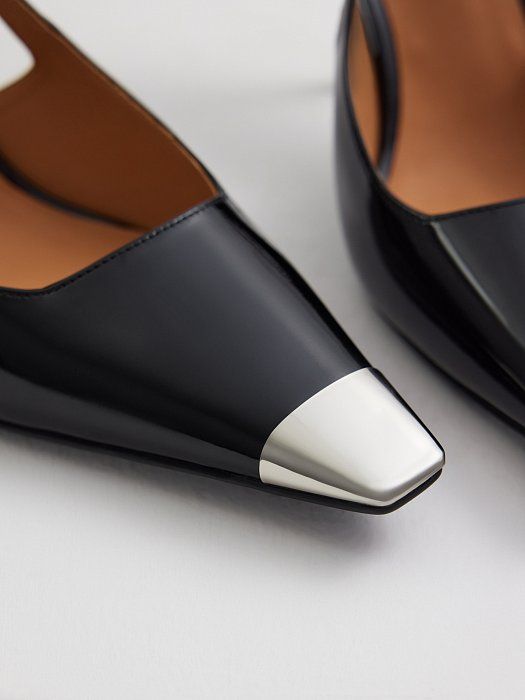 Lacquered pointed toe shoes 902580035-167